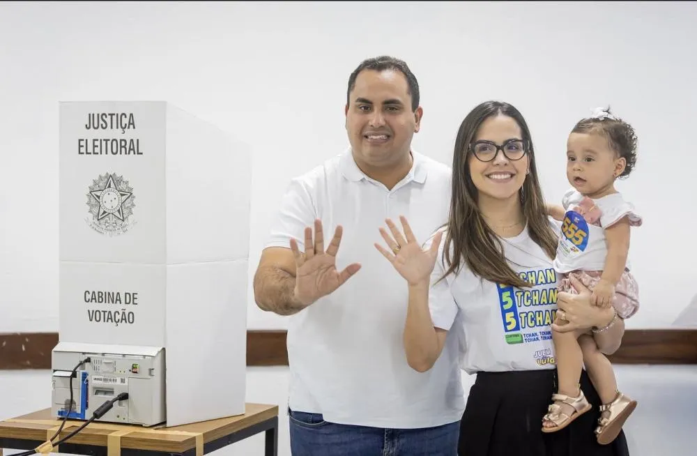 Georgiano Neto vota em Teresina acompanhado da família